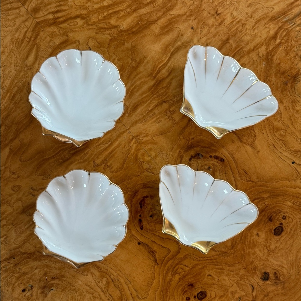 Set of 4 vintage shell trinket dishes